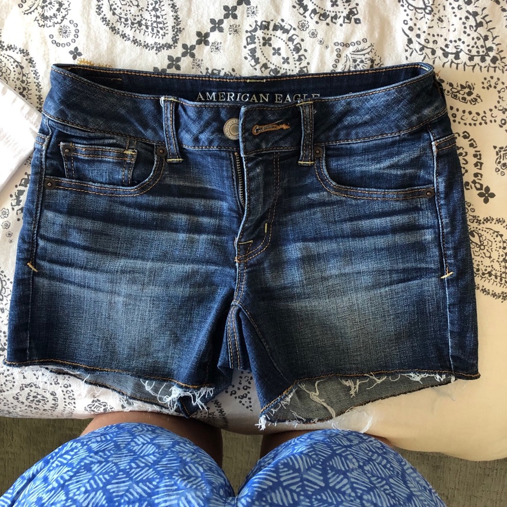 American Eagle “super stretch shortie” Jean shorts